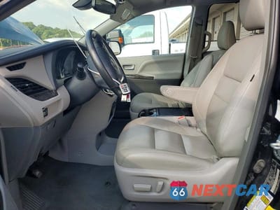 Zdjęcie 7 z 13 samochodu: 2019 TOYOTA SIENNA XLE 8-PASSENGER VIN:5TDYZ3DC0KS997001 - miniatura