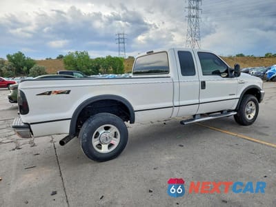 Trzecie zdjęcie samochodu z tyłu: 2005 FORD F250 SUPER DUTY VIN:1FTSX21P95ED18270 - miniatura