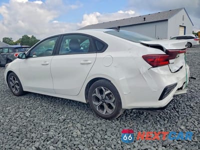 Drugie zdjęcie samochodu z przodu: 2021 KIA FORTE LXS VIN:3KPF24AD1ME392254 - miniatura