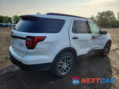 Trzecie zdjęcie samochodu z tyłu: 2016 FORD EXPLORER SPORT VIN:1FM5K8GT1GGA42933 - miniatura