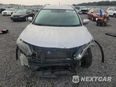 Piąte zdjęcie samochodu w środku: 2015 NISSAN ROGUE SV VIN:5N1AT2MV4FC752784 - miniatura