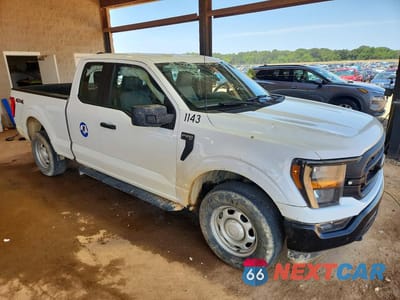 Czwarte zdjęcie samochodu z boku: 2023 FORD F150 SUPER CAB VIN:1FTFX1E59PKF99186 - miniatura