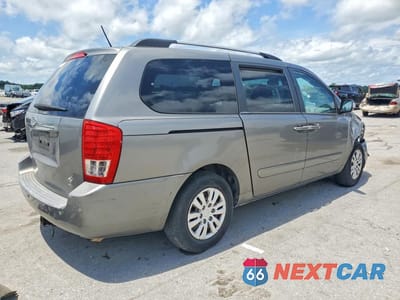 Trzecie zdjęcie samochodu z tyłu: 2011 KIA SEDONA LX VIN:KNDMG4C78B6405276 - miniatura