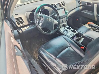 Zdjęcie 8 z 13 samochodu: 2012 TOYOTA HIGHLANDER SE VIN:5TDBK3EH1CS128090 - miniatura