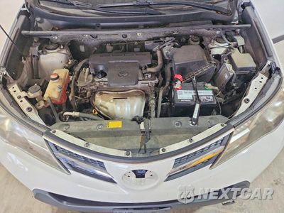 Zdjęcie 12 z 13 samochodu: 2015 TOYOTA RAV4 LE VIN:JTMBFREV2FJ024125 - miniatura