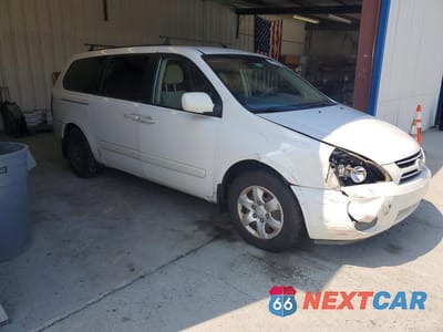 Czwarte zdjęcie samochodu z boku: 2006 KIA SEDONA LX VIN:KNDMB233366050877 - miniatura