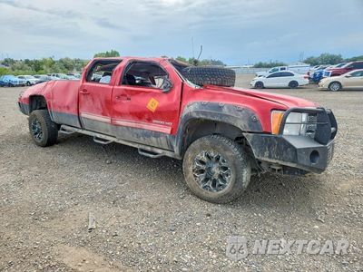 Czwarte zdjęcie samochodu z boku: 2014 GMC SIERRA K2500 SLT VIN:1GT121CG9EF175249 - miniatura