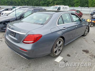 Trzecie zdjęcie samochodu z tyłu: 2020 MERCEDES-BENZ E 350 4MATIC VIN:WDDZF8EB5LA746785 - miniatura