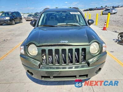 Piąte zdjęcie samochodu w środku: 2008 JEEP COMPASS SPORT VIN:1J8FF47W98D534136 - miniatura