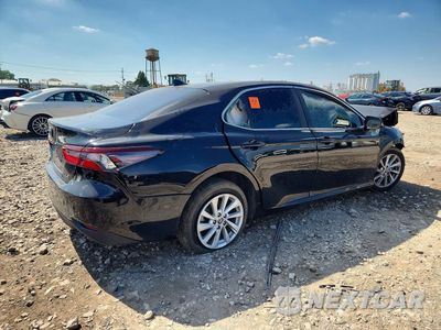 Trzecie zdjęcie samochodu z tyłu: 2022 TOYOTA CAMRY LE VIN:4T1R11AK7NU691484 - miniatura