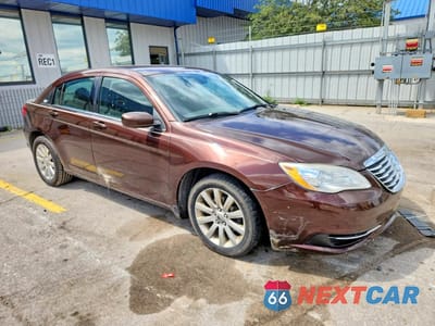 Czwarte zdjęcie samochodu z boku: 2012 CHRYSLER 200 TOURING VIN:1C3CCBBG8CN283110 - miniatura