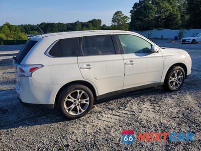 Trzecie zdjęcie samochodu z tyłu: 2014 MITSUBISHI OUTLANDER GT VIN:JA4JZ4AX0EZ001594 - miniatura