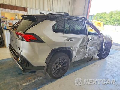 Trzecie zdjęcie samochodu z tyłu: 2025 TOYOTA RAV4 XSE VIN:4T3E6RFV9SU182968 - miniatura