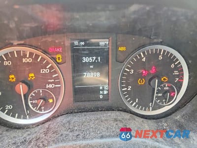 Zdjęcie 9 z 12 samochodu: 2016 MERCEDES-BENZ METRIS VIN:WD3PG2EA9G3086290 - miniatura