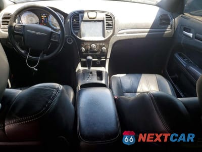 Zdjęcie 8 z 12 samochodu: 2012 CHRYSLER 300 S VIN:2C3CCAJT9CH183471 - miniatura