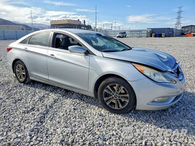 Czwarte zdjęcie samochodu z boku: 2013 HYUNDAI SONATA GLS VIN:5NPEB4AC6DH613362 - miniatura