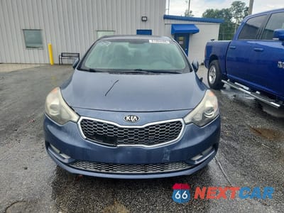 Piąte zdjęcie samochodu w środku: 2015 KIA FORTE EX VIN:KNAFZ4A8XF5263665 - miniatura