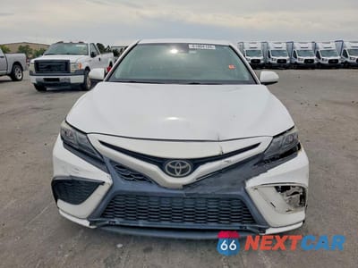 Piąte zdjęcie samochodu w środku: 2021 TOYOTA CAMRY SE VIN:4T1G11AK1MU530859 - miniatura