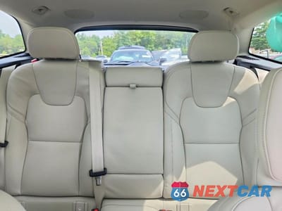 Zdjęcie 10 z 13 samochodu: 2026 VOLVO XC60 ULTRA VIN:YV4M12RM7T1463667 - miniatura