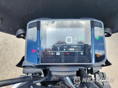 Zdjęcie 7 z 9 samochodu: 2023 YAMAHA MT09 VIN:JYARN71E9PA003927 - miniatura
