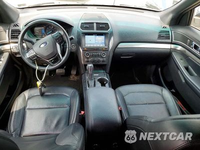 Zdjęcie 8 z 13 samochodu: 2018 FORD EXPLORER XLT VIN:1FM5K8DH2JGA53852 - miniatura