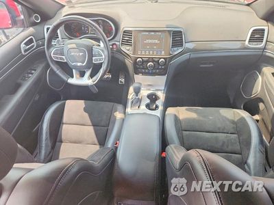 Zdjęcie 8 z 13 samochodu: 2021 JEEP GRAND CHEROKEE SRT-8 VIN:1C4RJFDJ8MC719642 - miniatura