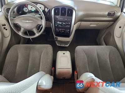 Zdjęcie 8 z 13 samochodu: 2005 CHRYSLER TOWN & COUNTRY TOURING VIN:2C4GP54L15R524654 - miniatura