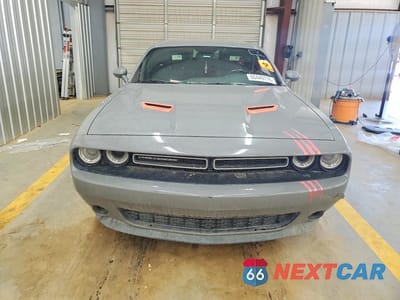 Piąte zdjęcie samochodu w środku: 2019 DODGE CHALLENGER SXT VIN:2C3CDZAG8KH668892 - miniatura