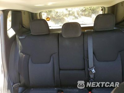 Zdjęcie 10 z 13 samochodu: 2016 JEEP RENEGADE TRAILHAWK VIN:ZACCJBCT8GPE10867 - miniatura