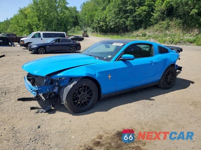 2025 FORD MUSTANG V6 1ZVBP8AM4C5215485 - główne zdjęcie licytacji z USA - miniatura