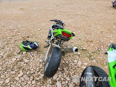 Czwarte zdjęcie samochodu z boku: 2000 KAWASAKI ZX900 E VIN:JKAZX2E10YA001729 - miniatura