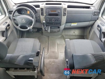 Zdjęcie 8 z 13 samochodu: 2012 MERCEDES-BENZ SPRINTER 2500 VIN:WD3PE7CC7C5653151 - miniatura