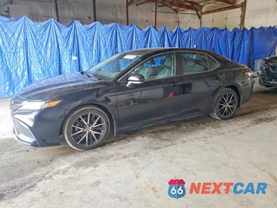 2022 TOYOTA CAMRY SE 4T1G11AK4NU068685 - główne zdjęcie licytacji z USA - miniatura