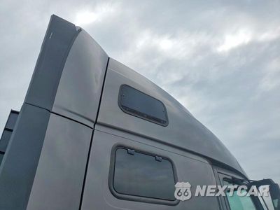 Zdjęcie 13 z 13 samochodu: 2022 VOLVO VNL SEMI TRUCK VIN:4V4NC9EH9NN288020 - miniatura