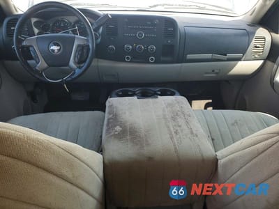 Zdjęcie 8 z 12 samochodu: 2008 CHEVROLET SILVERADO K2500 HEAVY DUTY VIN:1GCHK23K58F187413 - miniatura