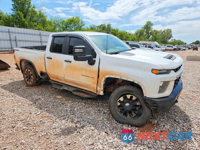 Czwarte zdjęcie samochodu z boku: 2020 CHEVROLET SILVERADO K2500 CUSTOM VIN:1GC5YME74LF265050 - miniatura