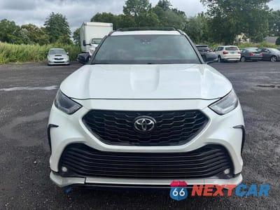 Piąte zdjęcie samochodu w środku: 2024 TOYOTA HIGHLANDER XSE VIN:5TDKDRBH5RS571787 - miniatura