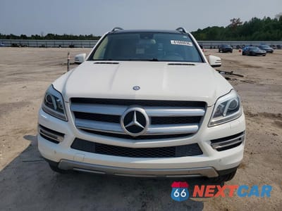 Piąte zdjęcie samochodu w środku: 2016 MERCEDES-BENZ GL 450 4MATIC VIN:4JGDF6EE0GA697550 - miniatura