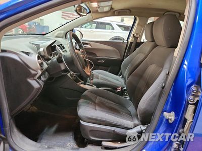Zdjęcie 7 z 12 samochodu: 2016 CHEVROLET SONIC LT VIN:1G1JC5SG3G4131096 - miniatura