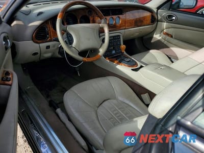 Zdjęcie 8 z 12 samochodu: 2000 JAGUAR XK8 VIN:SAJJA42C0YNA10921 - miniatura