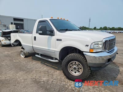 Czwarte zdjęcie samochodu z boku: 2002 FORD F250 SUPER DUTY VIN:1FTNF21L02EA10140 - miniatura