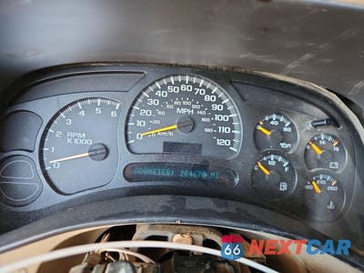 Zdjęcie 9 z 12 samochodu: 2004 GMC NEW SIERRA K1500 VIN:2GTEK13T041361265 - miniatura