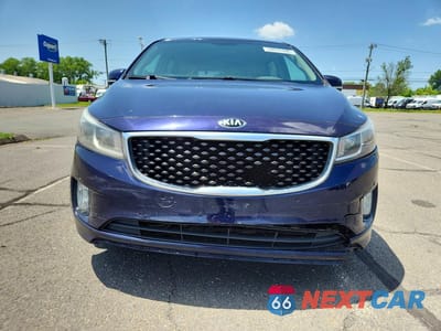 Piąte zdjęcie samochodu w środku: 2018 KIA SEDONA EX VIN:KNDMC5C11J6386825 - miniatura