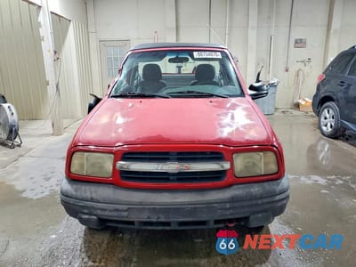Piąte zdjęcie samochodu w środku: 2001 CHEVROLET TRACKER VIN:2CNBJ18C716943937 - miniatura