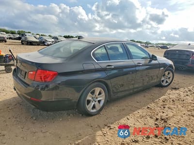 Trzecie zdjęcie samochodu z tyłu: 2013 BMW 528 XI VIN:WBAXH5C58DDW14639 - miniatura