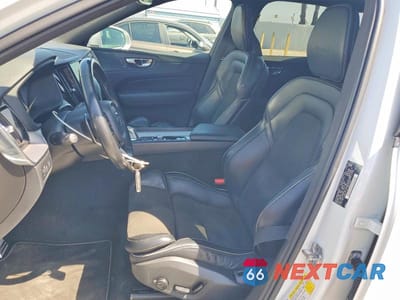 Zdjęcie 7 z 13 samochodu: 2019 VOLVO XC60 T8 R-DESIGN VIN:LYVBR0DM5KB293704 - miniatura