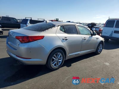 Trzecie zdjęcie samochodu z tyłu: 2013 KIA OPTIMA LX VIN:5XXGM4A73DG243179 - miniatura