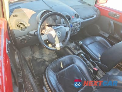 Zdjęcie 8 z 12 samochodu: 2006 VOLKSWAGEN NEW BEETLE CONVERTIBLE OPTION PACKAGE 2 VIN:3VWSF31Y76M302918 - miniatura