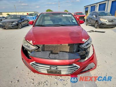 Piąte zdjęcie samochodu w środku: 2017 HYUNDAI ELANTRA SE VIN:KMHD74LF8HU189405 - miniatura