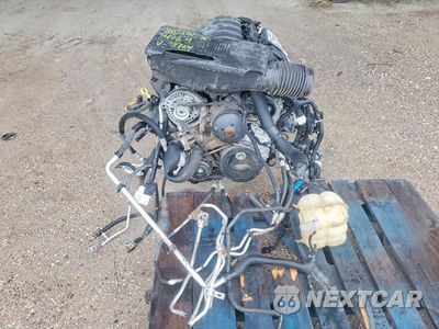 Piąte zdjęcie samochodu w środku: 2022 CHEV SUBURBAN K VIN:1GNSKGKL8NR278724 - miniatura